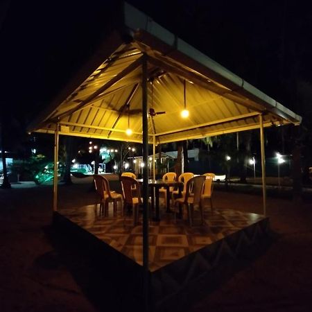 Hangout Kalyānpur Zewnętrze zdjęcie